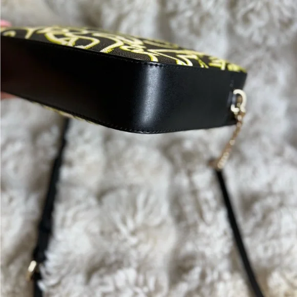 Michael Kors Graffiti Jet Set Crossbody Bag - Picture 6 of 10